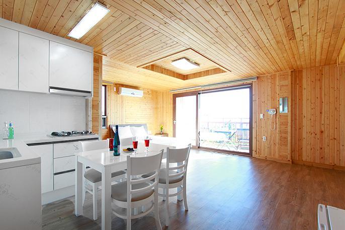 Island Tree Apartment Seogwipo Bilik gambar